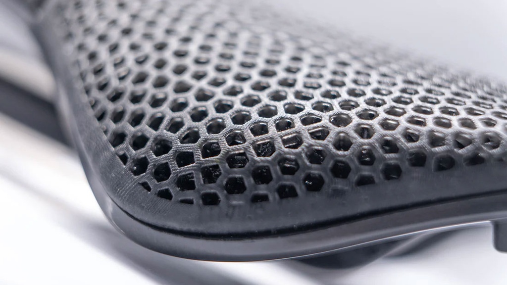 Nyereg PROLOGO NAGO R4 3D PAS NACK 137 HARD fekete